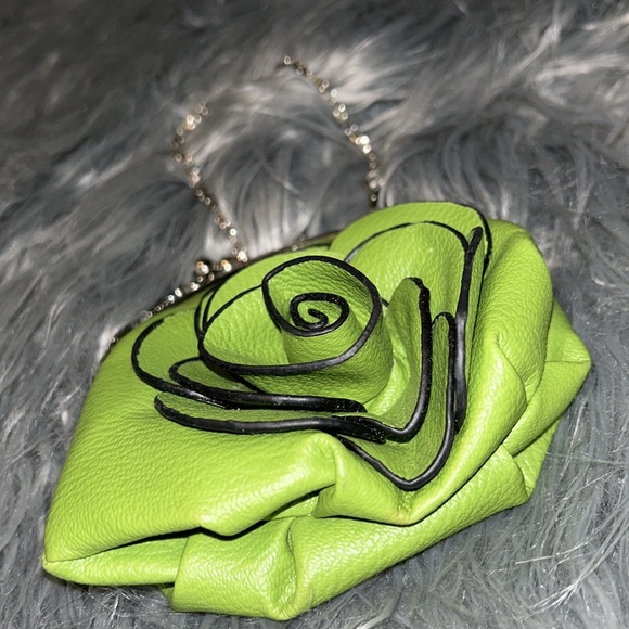 SOLD💥Elegant FLORAL Kiss-Lock Evening Vegan Green Rose Clutch/Wristlet ChainGUC - Picture 9 of 10